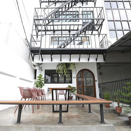 Apartment45 Hostel Bangkok Exterior photo