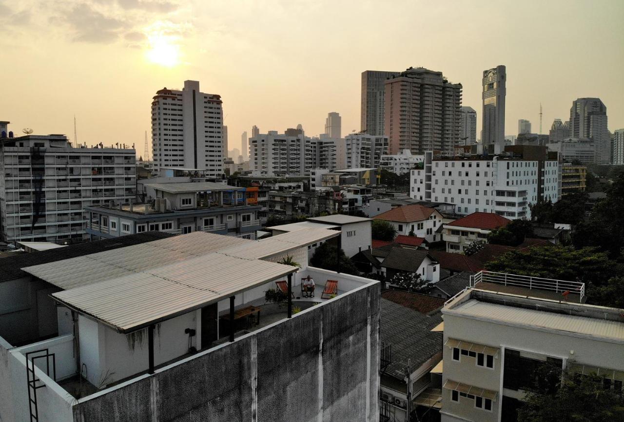 Apartment45 Hostel Bangkok Exterior photo